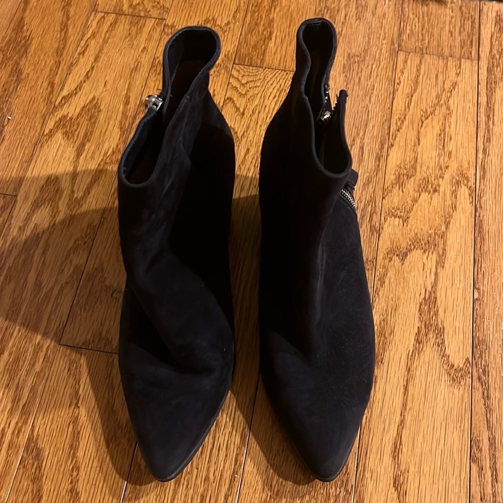 Navy suede boots w rubber bottom, silver zipper, size 7 in slightly worn